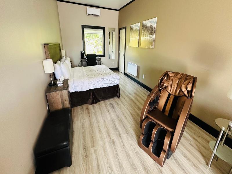 Motel 7 Inn Suites