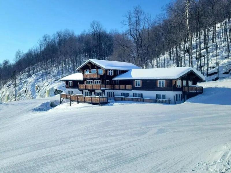 Davos Chalet, Upson