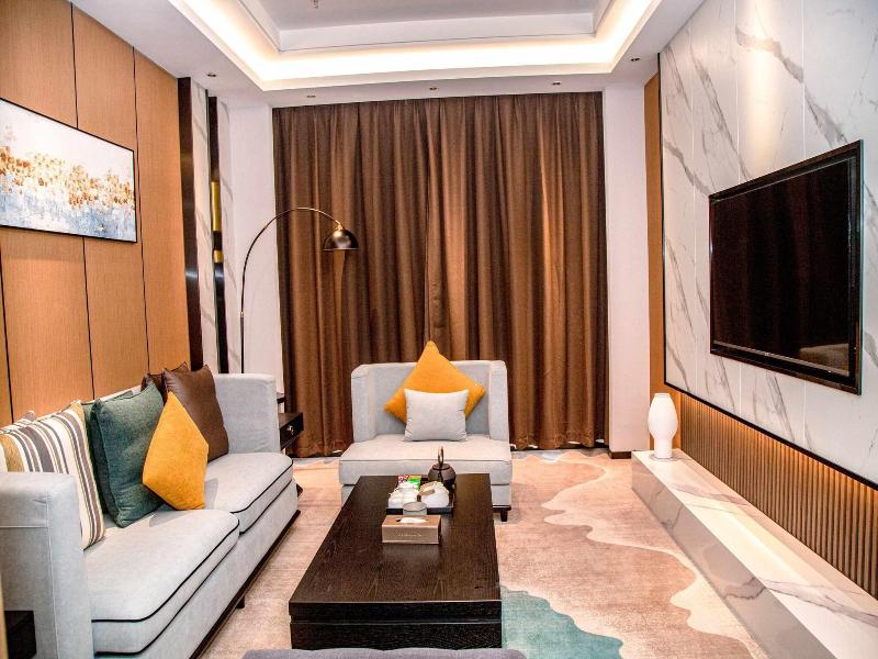 Lc International Hotel image