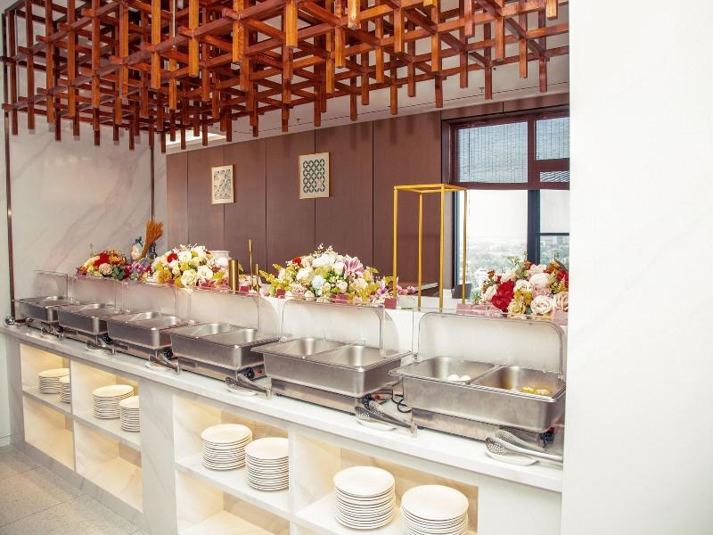 Lc International Hotel image