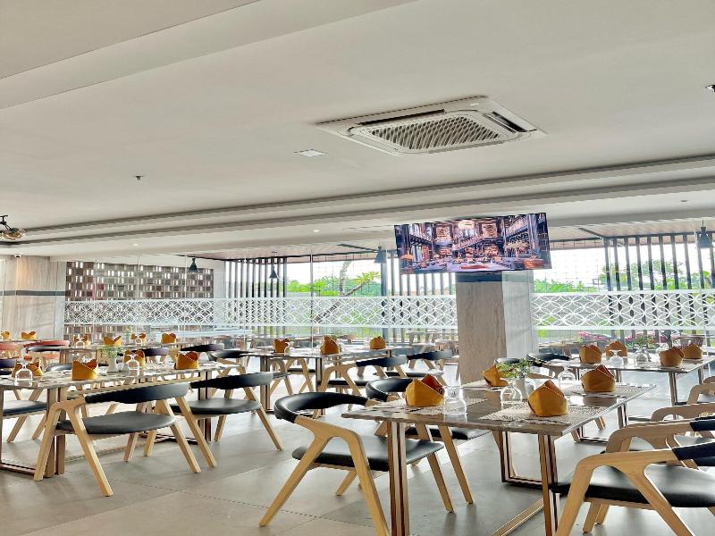 Lynn Hotel Tuban