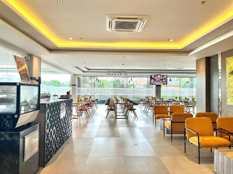 Lynn Hotel Tuban