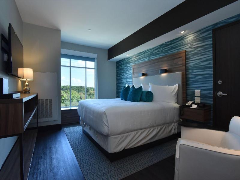 Bally S Twin River Lincoln Casino Hotel image