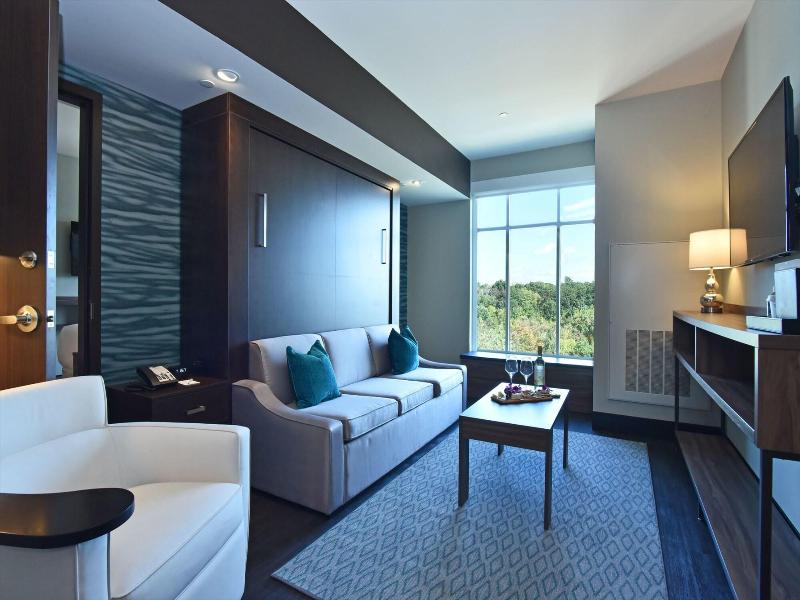 Bally S Twin River Lincoln Casino Hotel image