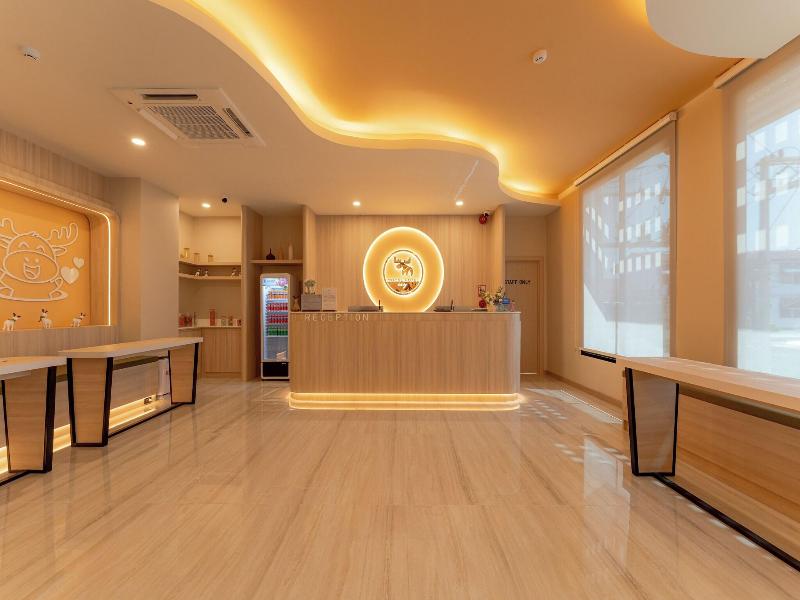 Moose Easy Hotel image