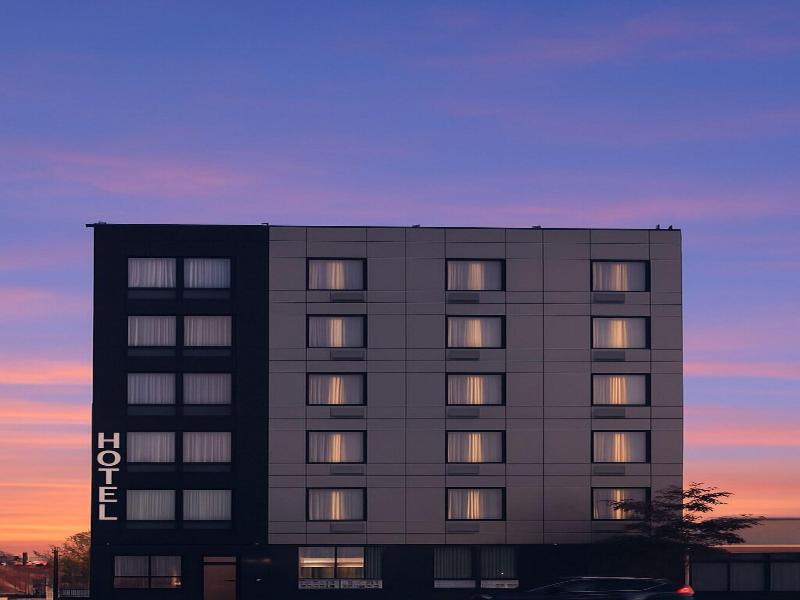 Bkway Hotel Brooklyn image
