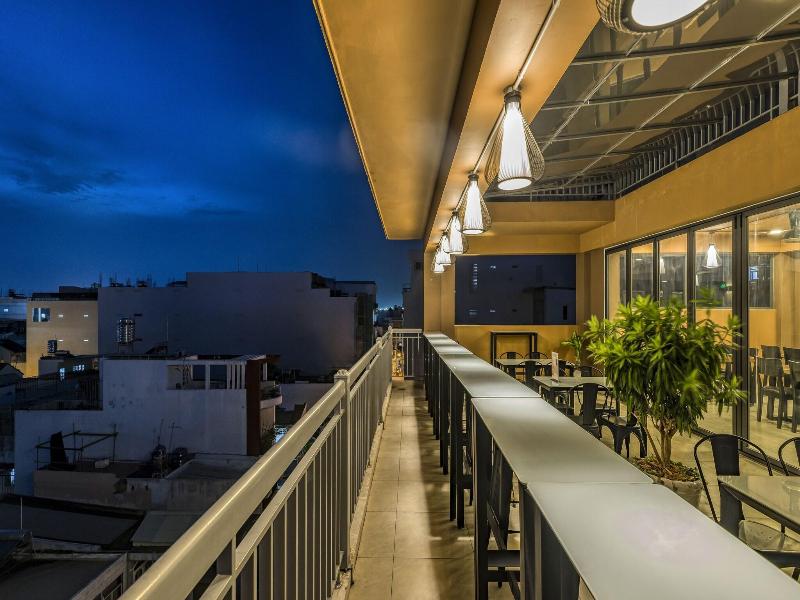 Cherry Hotel And Apartment image