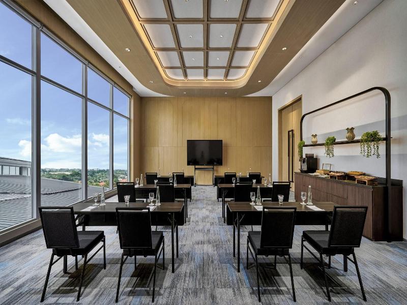 Artotel Living World Kota Wisata image