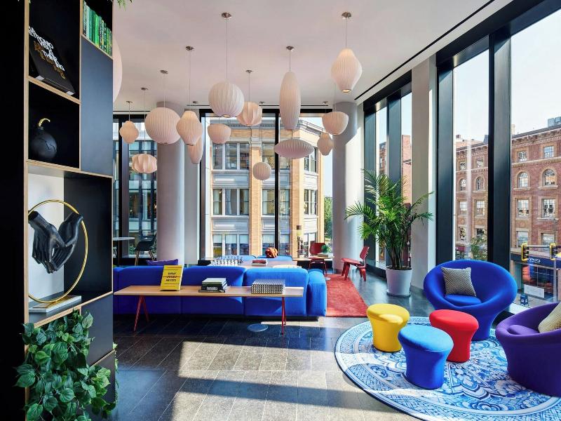 Citizenm Boston Back Bay image