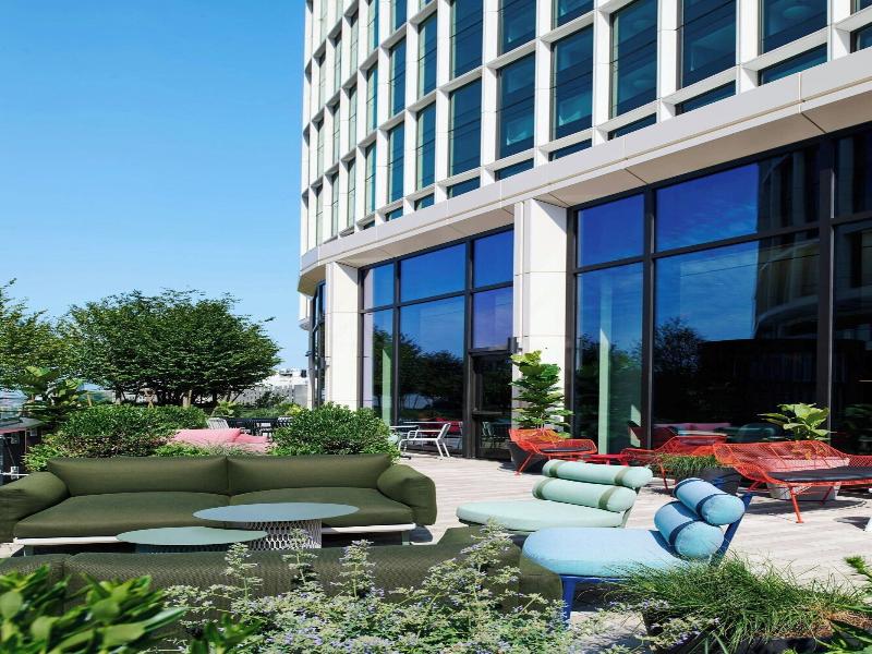 Citizenm Boston Back Bay image