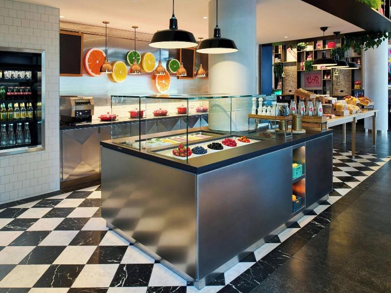 Citizenm Boston Back Bay image