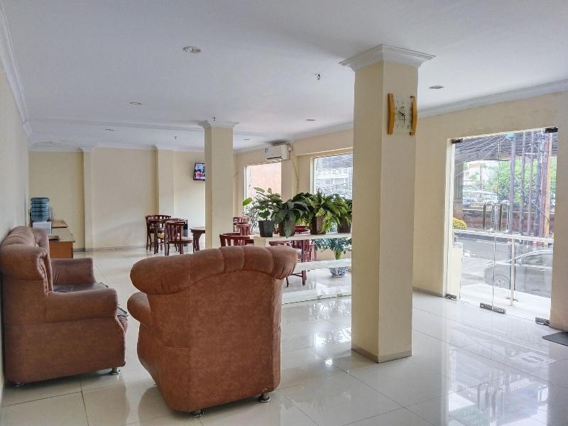Metro Hotel Bekasi By Cocotel image