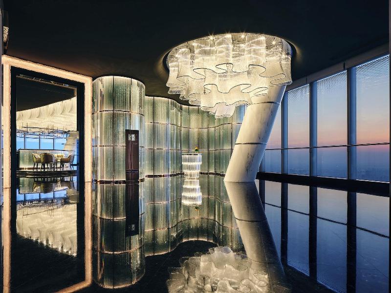 J Hotel Shanghai Tower image