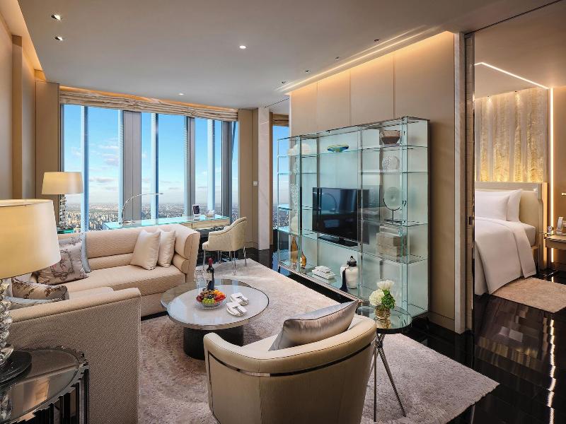 J Hotel Shanghai Tower image