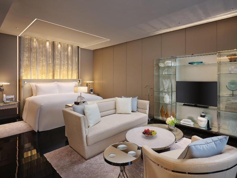 J Hotel Shanghai Tower image