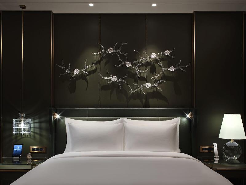 J Hotel Shanghai Tower image