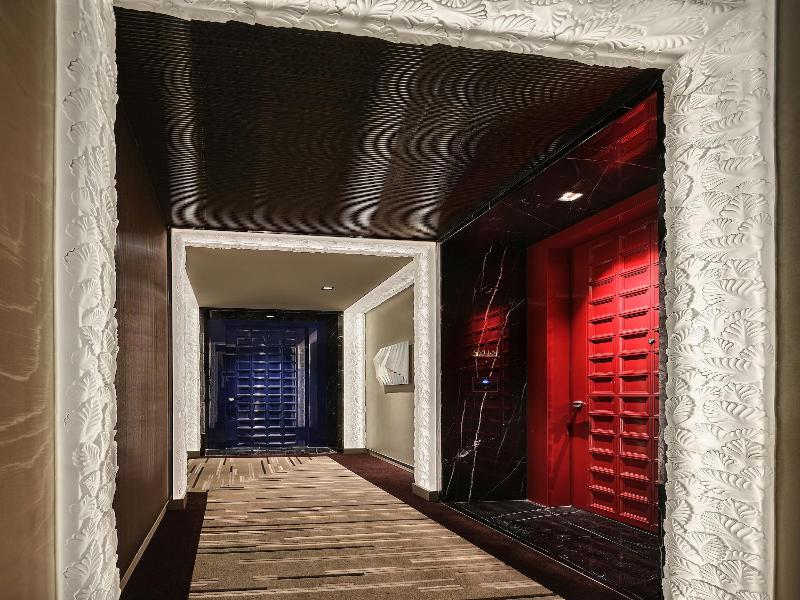 J Hotel Shanghai Tower image