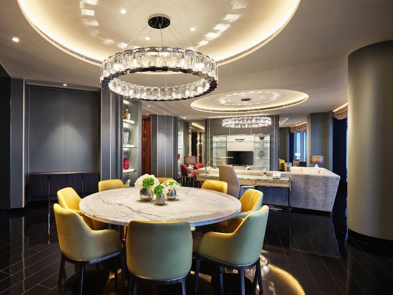 J Hotel Shanghai Tower image