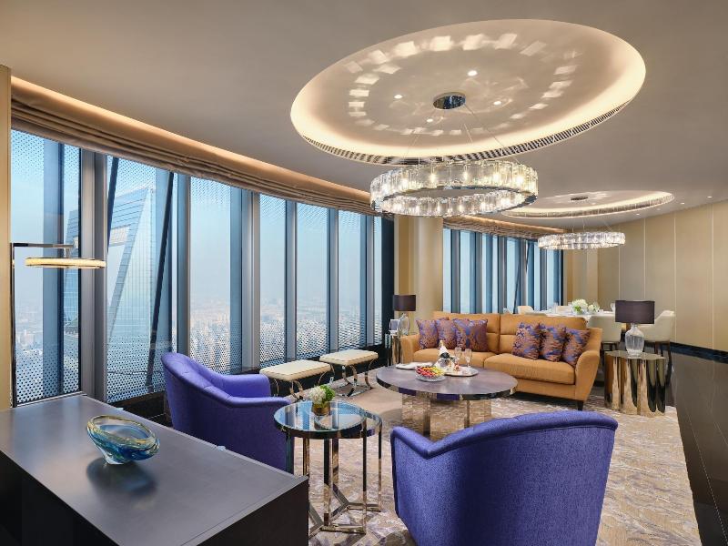 J Hotel Shanghai Tower image