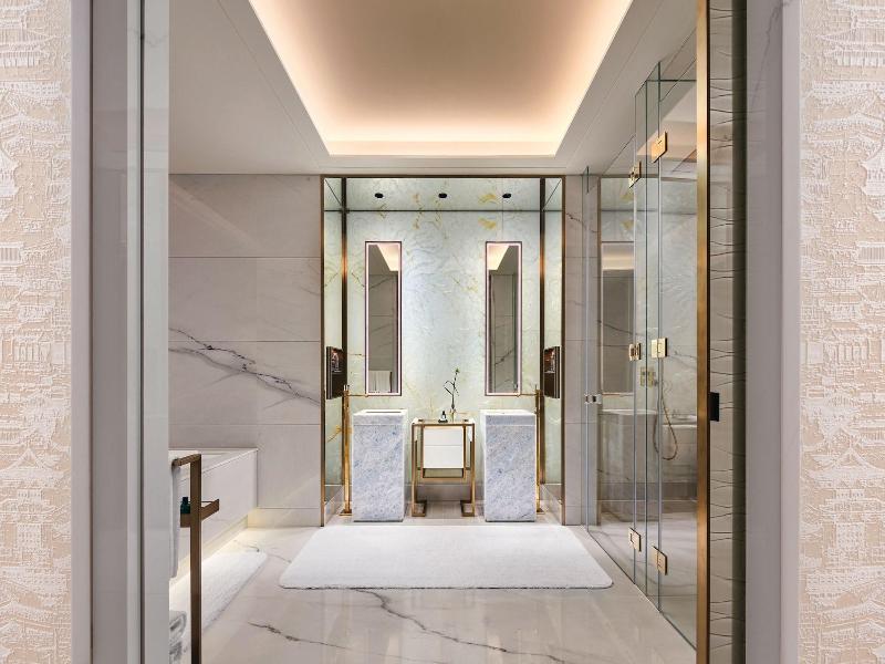 J Hotel Shanghai Tower image