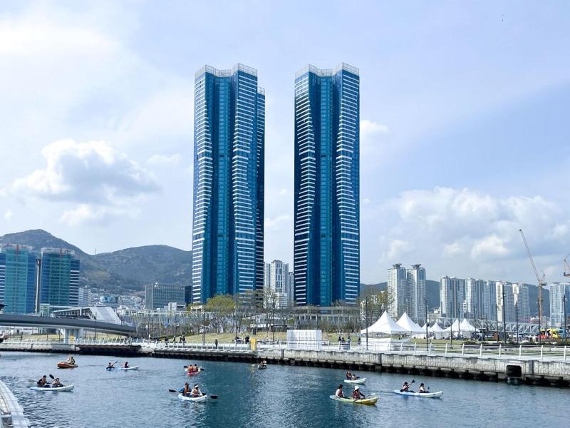 Brown Suites Busan image