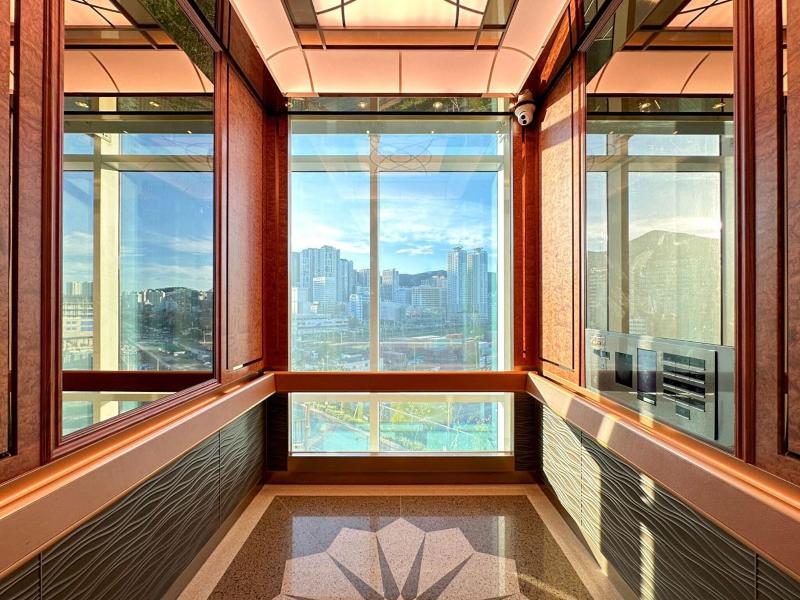 Brown Suites Busan image