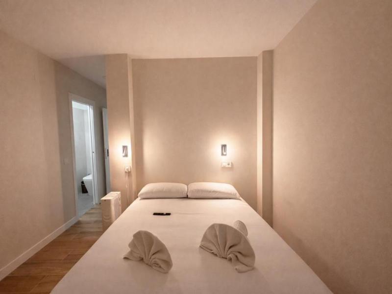 Hostal Bernabeu 2 image