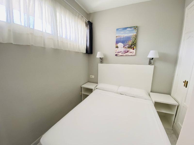 Apartamentos Los Jazmines image