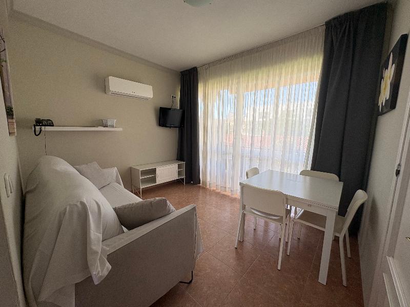 Apartamentos Los Jazmines image