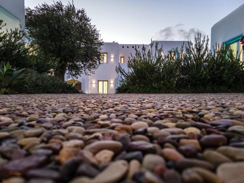 Majo Suites Hotel image