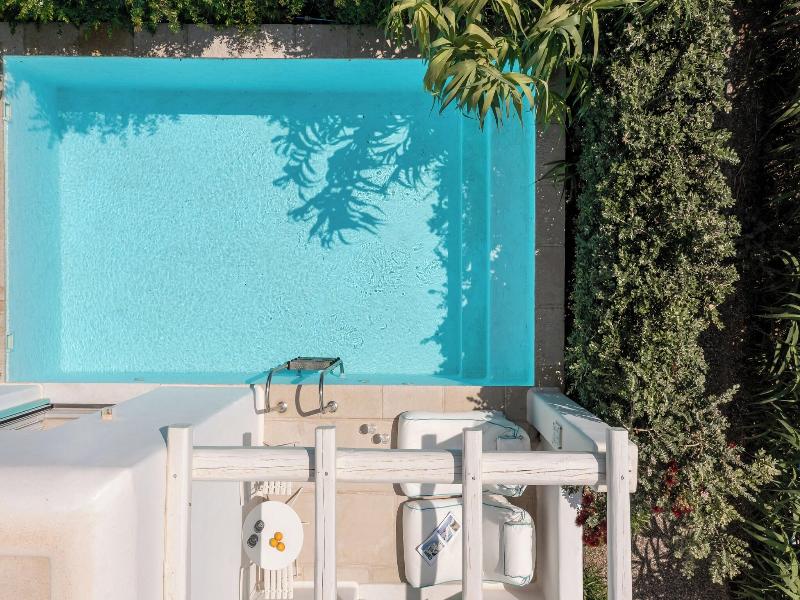 Majo Suites Hotel image