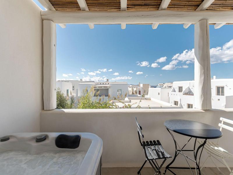 Majo Suites Hotel image