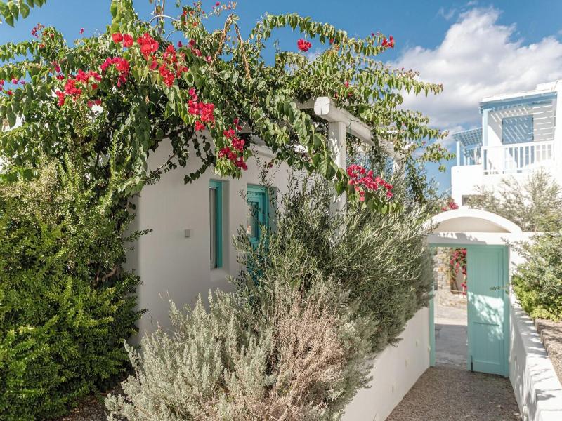 Majo Suites Hotel image