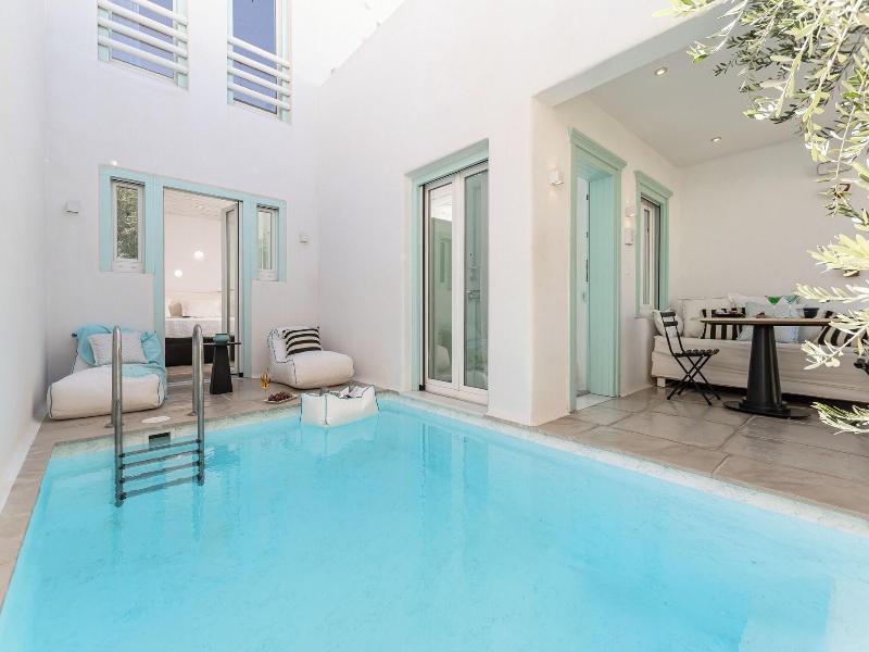 Majo Suites Hotel image