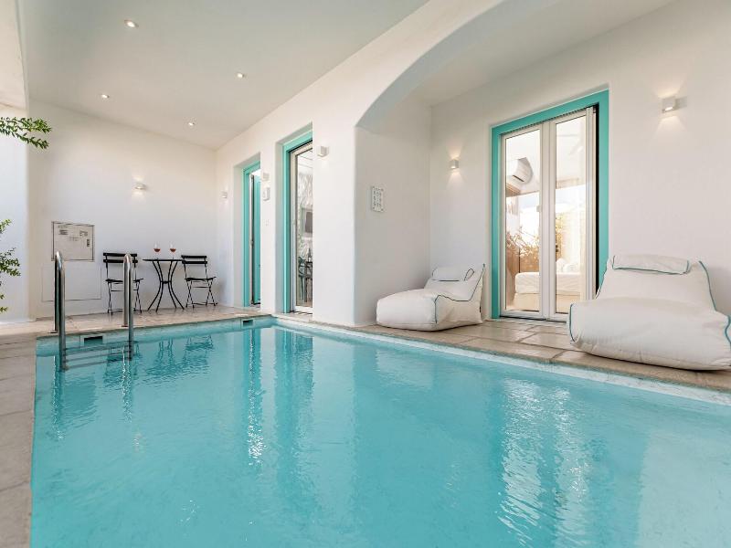 Majo Suites Hotel image