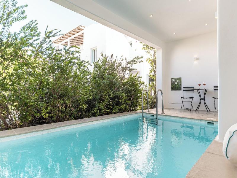 Majo Suites Hotel image