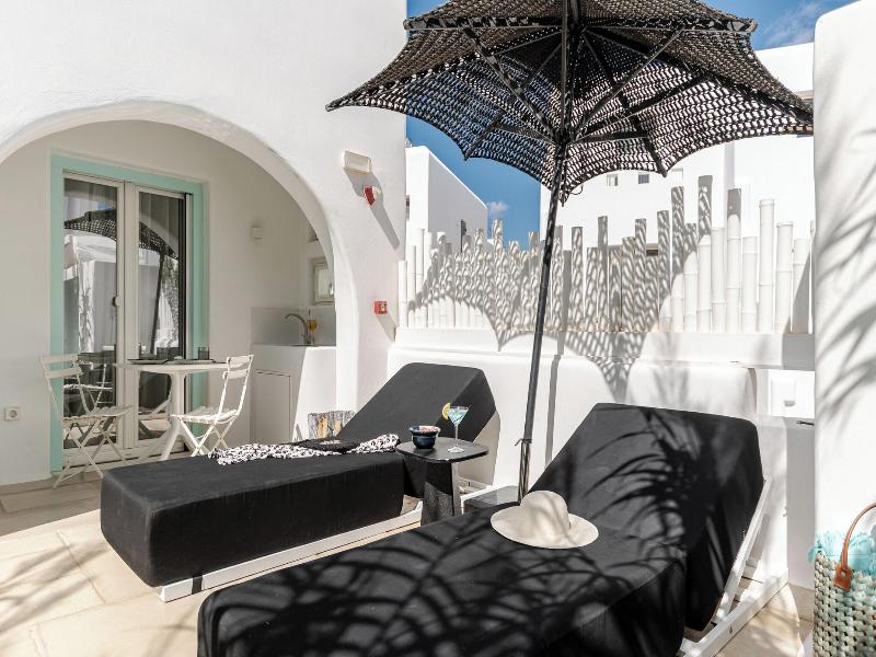 Majo Suites Hotel image