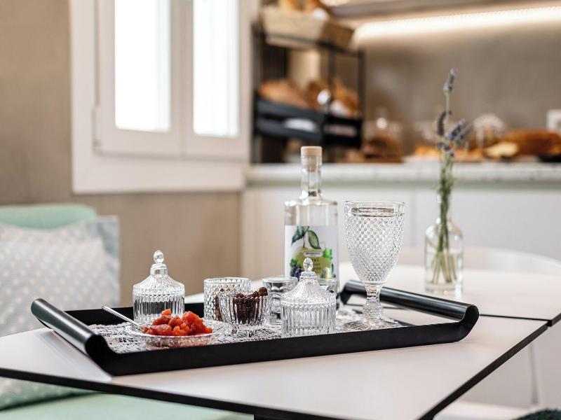 Majo Suites Hotel image