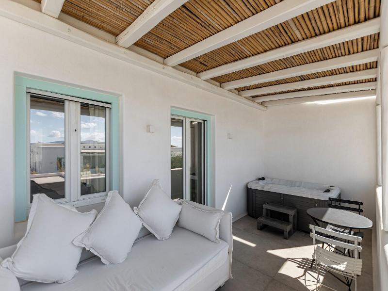 Majo Suites Hotel image