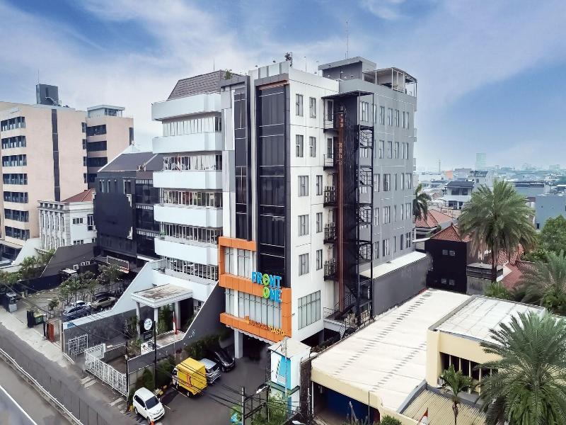 Front One Boutique Hotel Taman Anggrek image