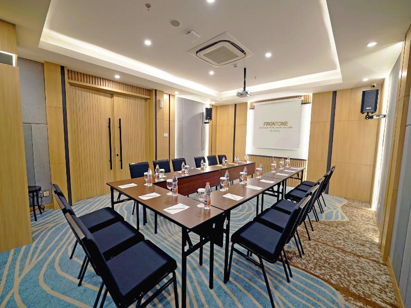 Front One Boutique Hotel Taman Anggrek image