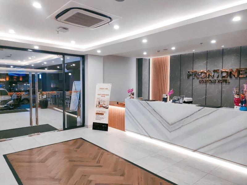Front One Boutique Hotel Taman Anggrek image