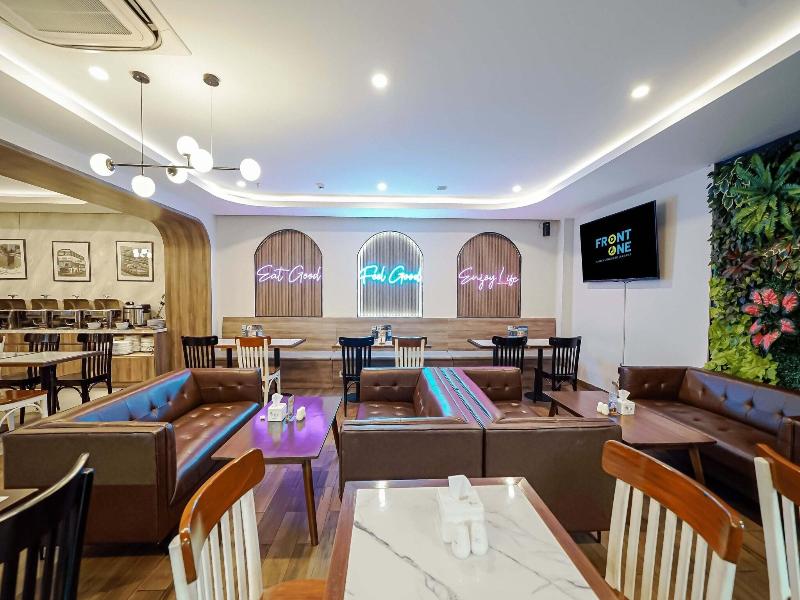 Front One Boutique Hotel Taman Anggrek image