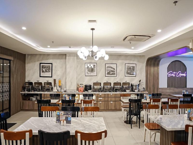 Front One Boutique Hotel Taman Anggrek image