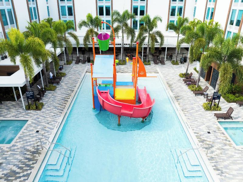 Kompose Boutique Resort At Theme Parks image