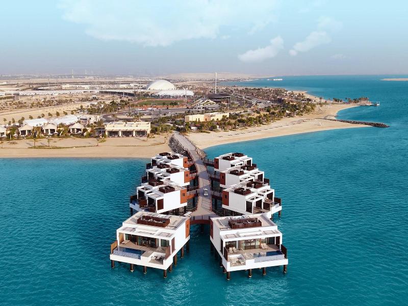 Bab Al Nojoum Hudayriyat Villas — general view