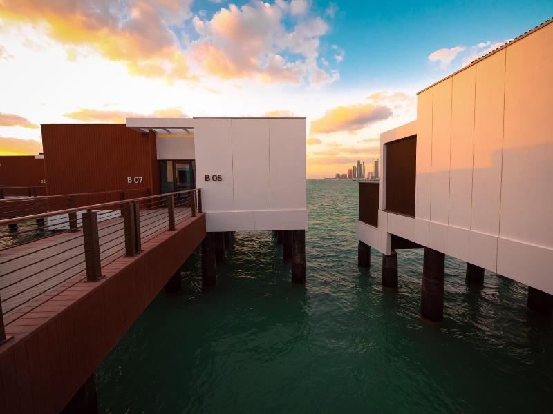 Bab Al Nojoum Hudayriyat Villas image