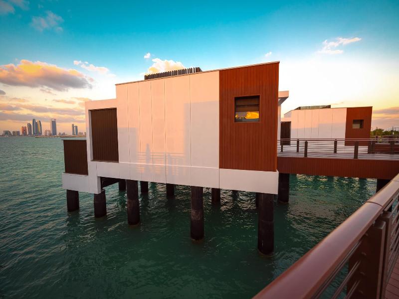 Bab Al Nojoum Hudayriyat Villas image