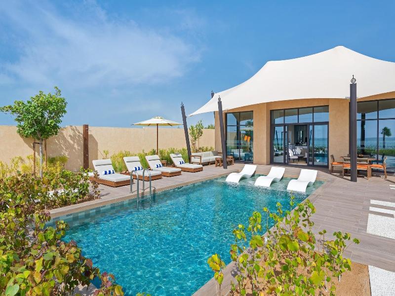 Bab Al Nojoum Hudayriyat Villas image
