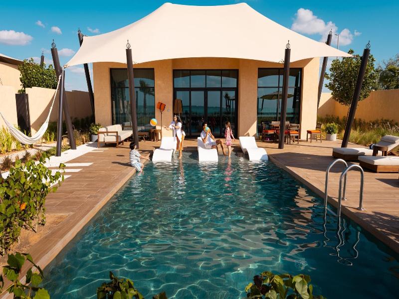 Bab Al Nojoum Hudayriyat Villas image